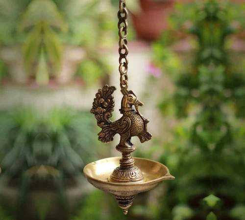 Traditional Decor With Modern Twist
