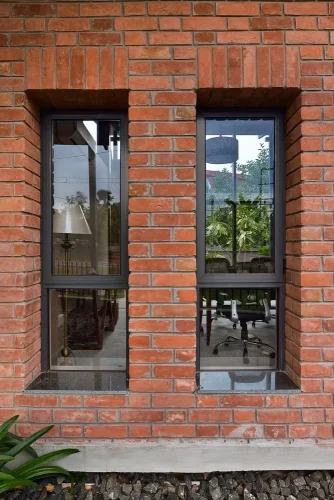 natural materials for humid climate