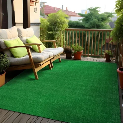 Lay artificial grass on the balcony