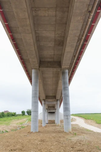 end bearing pile and friction pile