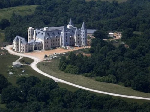 Top 15 Biggest Houses in the World in 2025