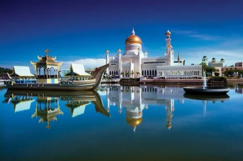 Top 15 Biggest Houses in the World in 2025