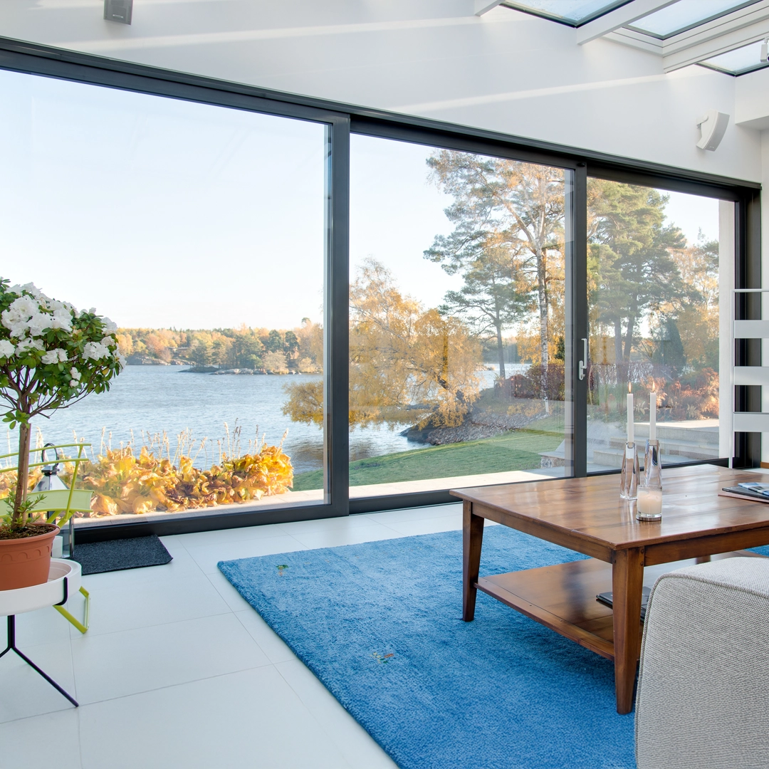 SLIDING-DOOR