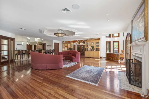 standard living room size
