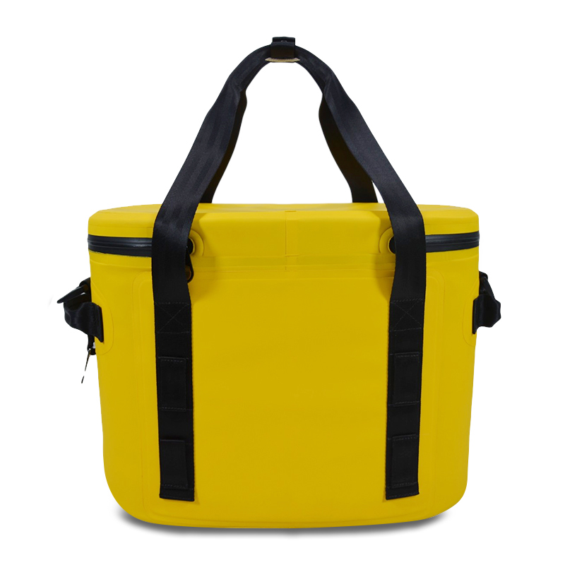 waterproof soft cooler bags 18 Liter with shoulder girdle