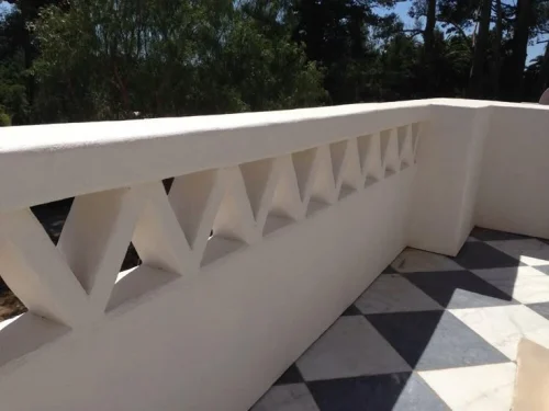 Decorative Parapet Design With Bricks