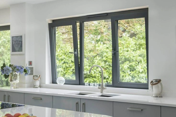 Tilt and turn windows