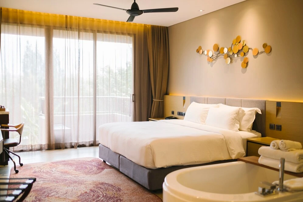 Who Should Choose a Queen Bed?