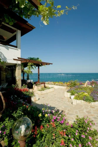 green celebrity homes