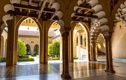 Understand Home Courtyard 