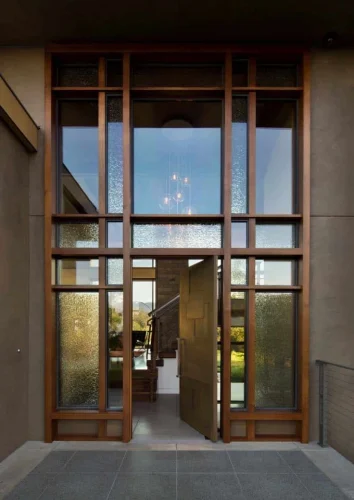 Modern Frames in Metal